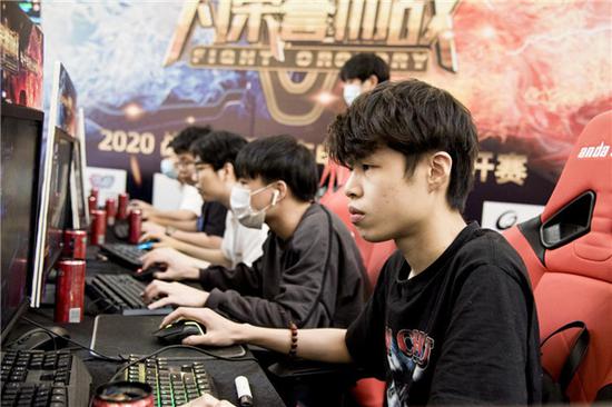 赛季中继续 赛季中继续