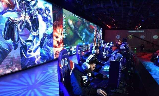 占据了全队 占据了全队